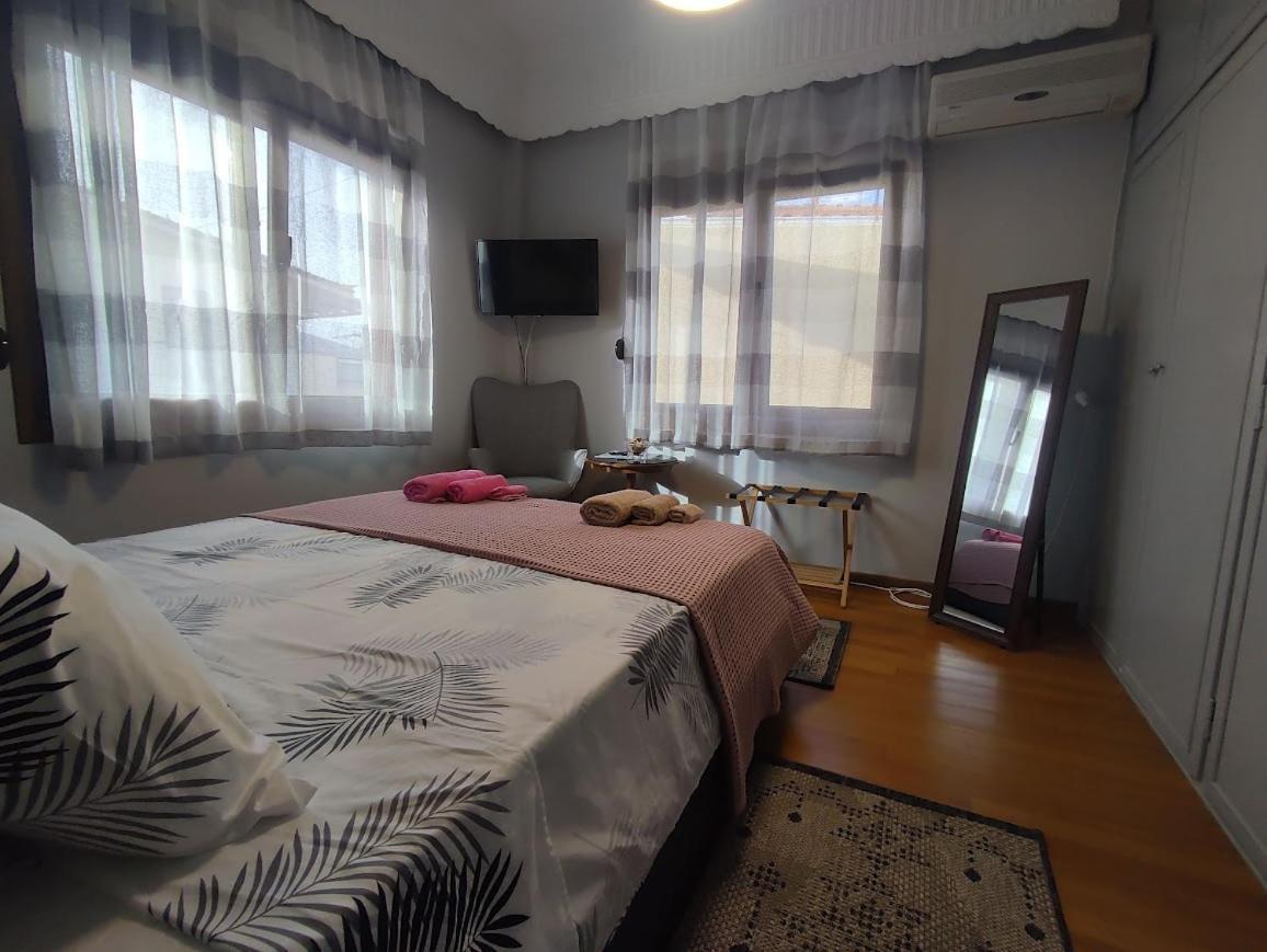 Myron & Gabby'S House Apartment Monemvasia Ruang foto