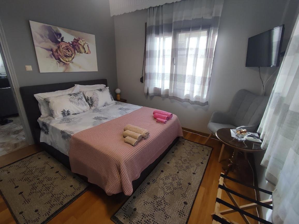 Myron & Gabby'S House Apartment Monemvasia Ruang foto